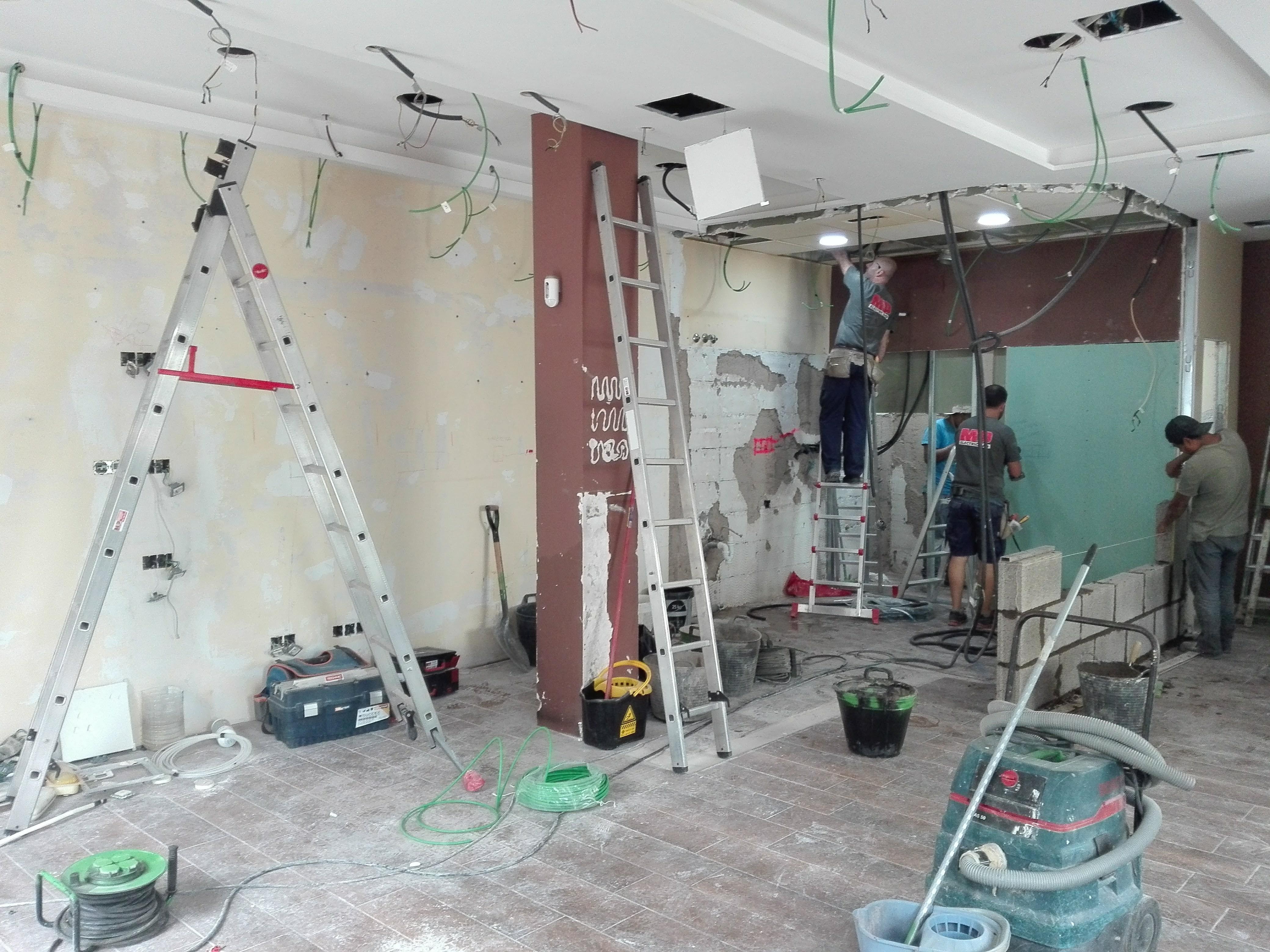 Obra en curso: instalaciones y coordinación en sitio.